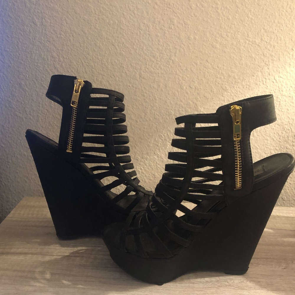 Steve Madden Xpert Strappy Wedged Heel
